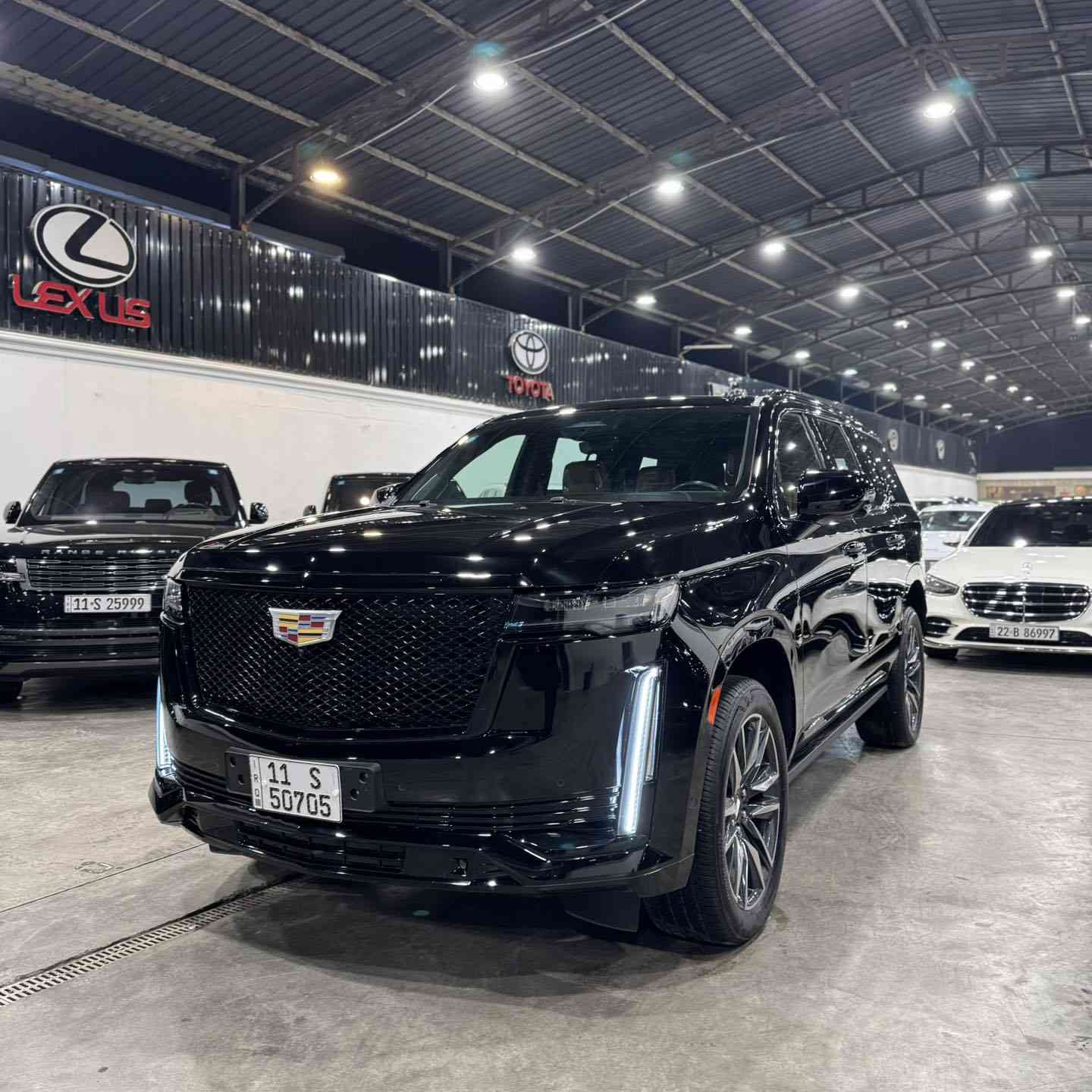 � كاديلاك 2023 – وكالة المنصور
فخامة أمريكية بطابع رياضي 👑
📌 ماشية 35,000 كم
📌 نظيفة جدًا – استخدام شخصي
📌 مواصفات عالية وراحة قيادة لا توصف

🔥 فرصة مميزة لعشّاق الفخامة والأداء
📍 شركة علي الشيباني لتجارة السيارات
📞 للاستفسار والحجز: ***********-***********
📍 بغداد – الكاظمية – جكوك قرب مرور الكاظمية

#كاديلاك #Cadillac #وكالة_المنصور #عروض_مميزة #علي_الشيباني #سيارات_فخمة

إذا تحب أسويه نسخة ريلز أقصر أو أضيف مواصفات تفصيلية حسب الفئة (CT5 / Escalade / XT6)، قلّي وأنا أضبطه �
