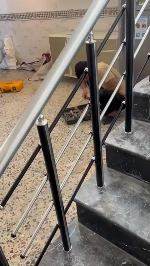 سلام عليكم بيت رئاسه شارع ٢٠ نهايه زراعي ١٠٠مزراعي طابق واحد بناع درجه اوله رفت صب بم مواد كله اصلي افضل شي جديد محد كاعد بي زيرو ***********
