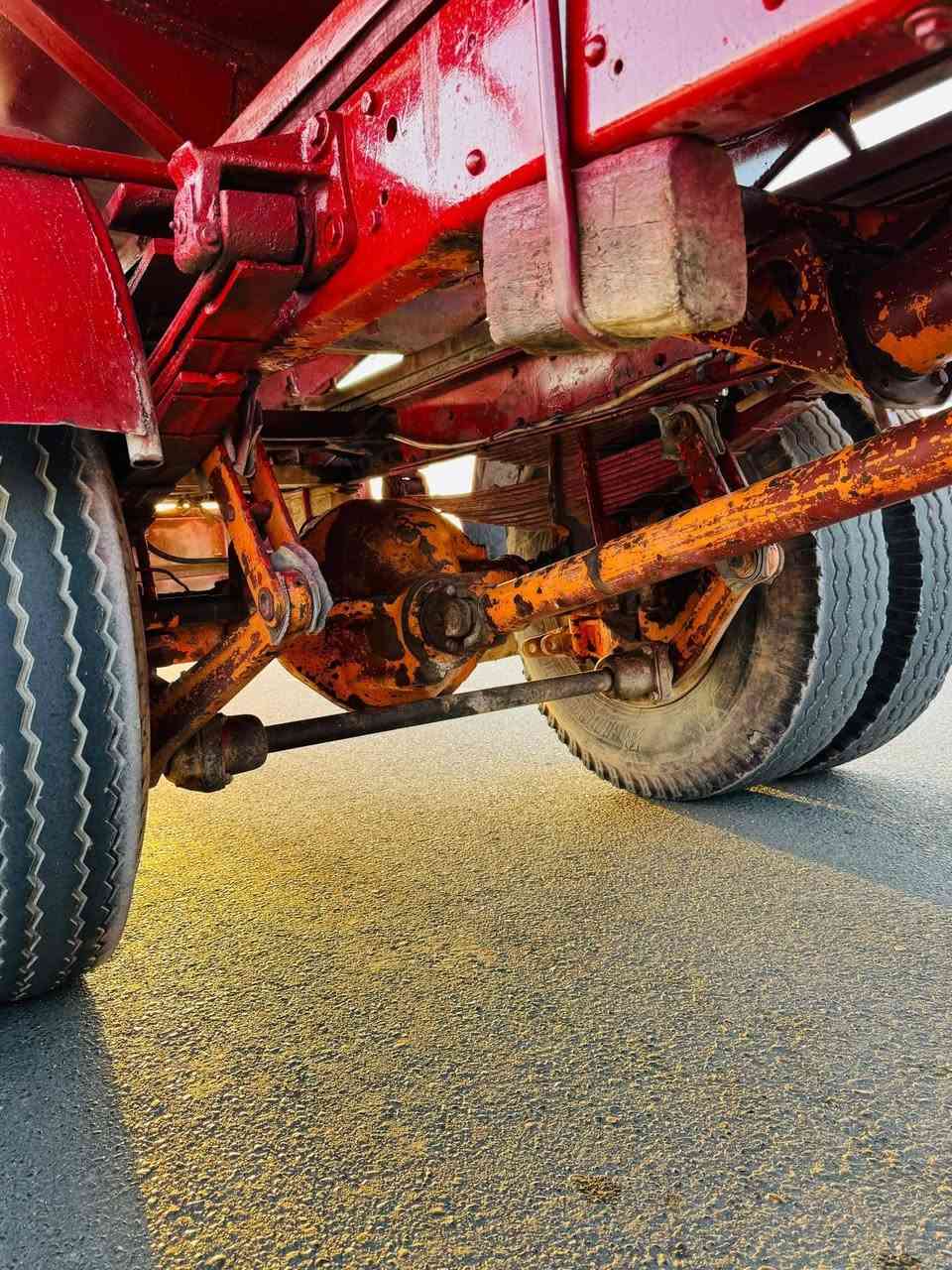 عليكم ابو ردين للبيع موديل 1982 قماره بلاديه قطرة صبغ مابيه رقم نجف بسمي مكان السياره كربلاء ***********
