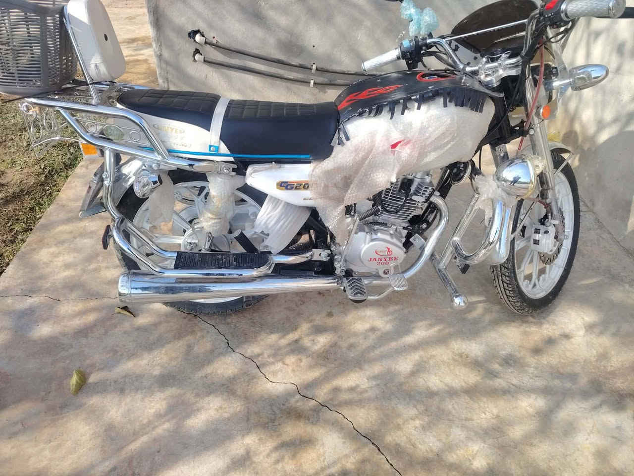 السلام عليكم مكلف مكلف  موطور ابو الكله بعدو جديد التصال على صاحب الموطور ***********              السعر 950 وبي مجال
