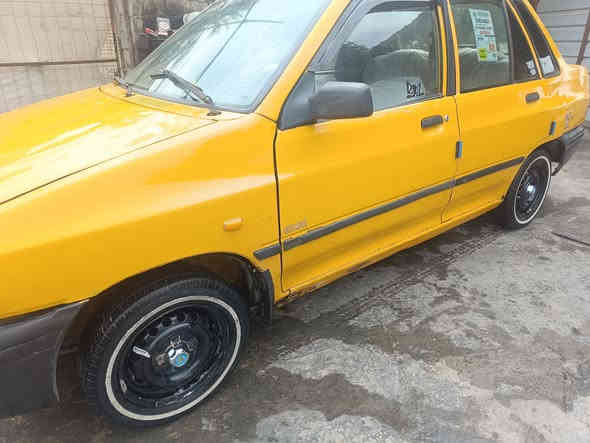 السلام عليكم ورحمه الله وبركاته 
سايبه موديل 11 مكينه وكير وتبريد مكفولات
سنويه ل 28 هيئنه وغرامات مصفرة
سيارة مامبدل بيهة شي فقط الجاملغ الأيمن بي ضربه ومامصلهة ضربه بصيطه 
باتري جديد تخم تاير جديد درايمات جدد بوربينات جدد 
كلشي ماناقصهة السعر 26 وبيهة مجال 
*********** 
***********
