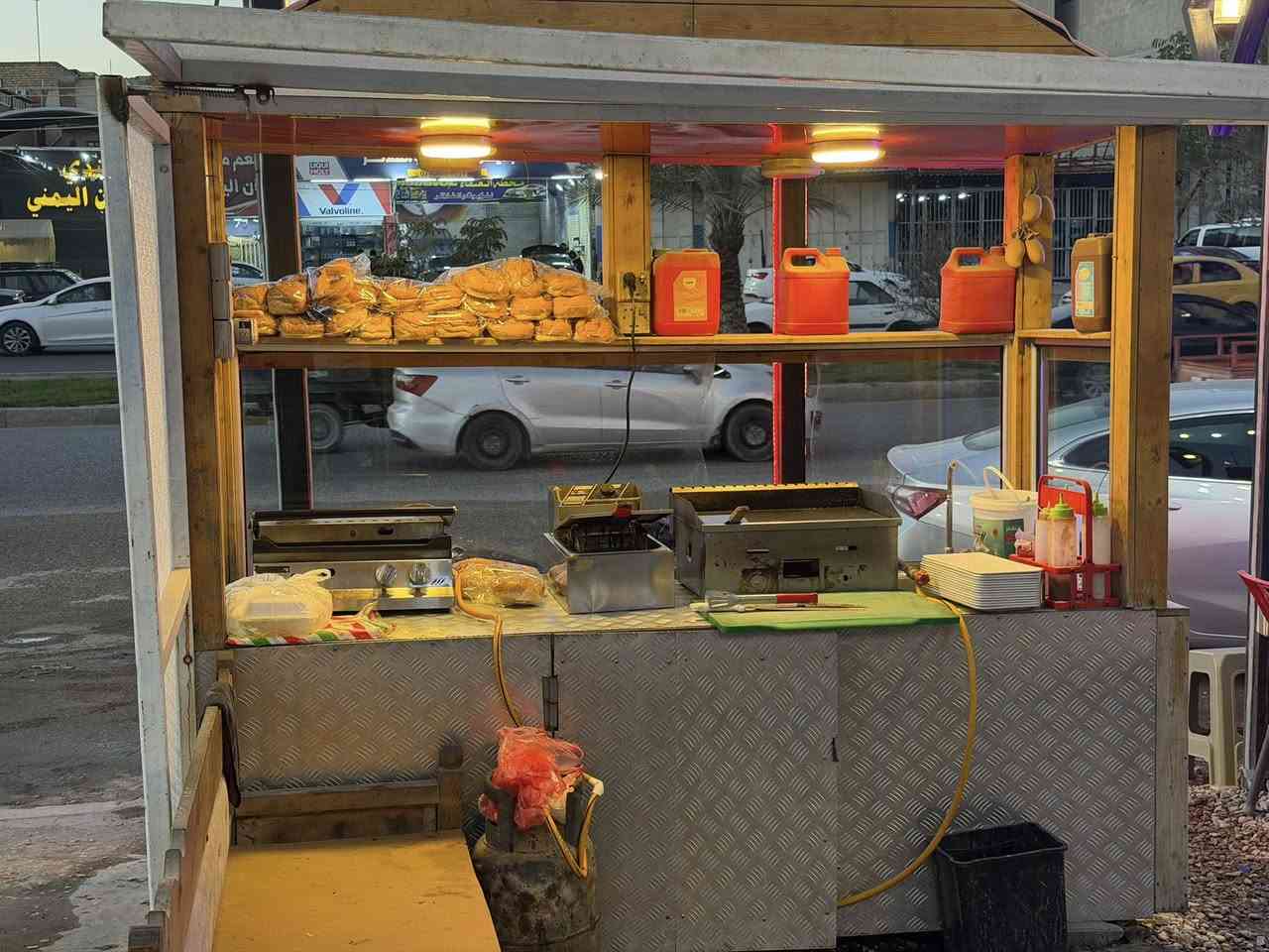 سلام علكيم ميز كافتريا ملحقاته كامله مكان نجف مقابيل ملحق الروان لل استفسار هاذا الرقم ***********
