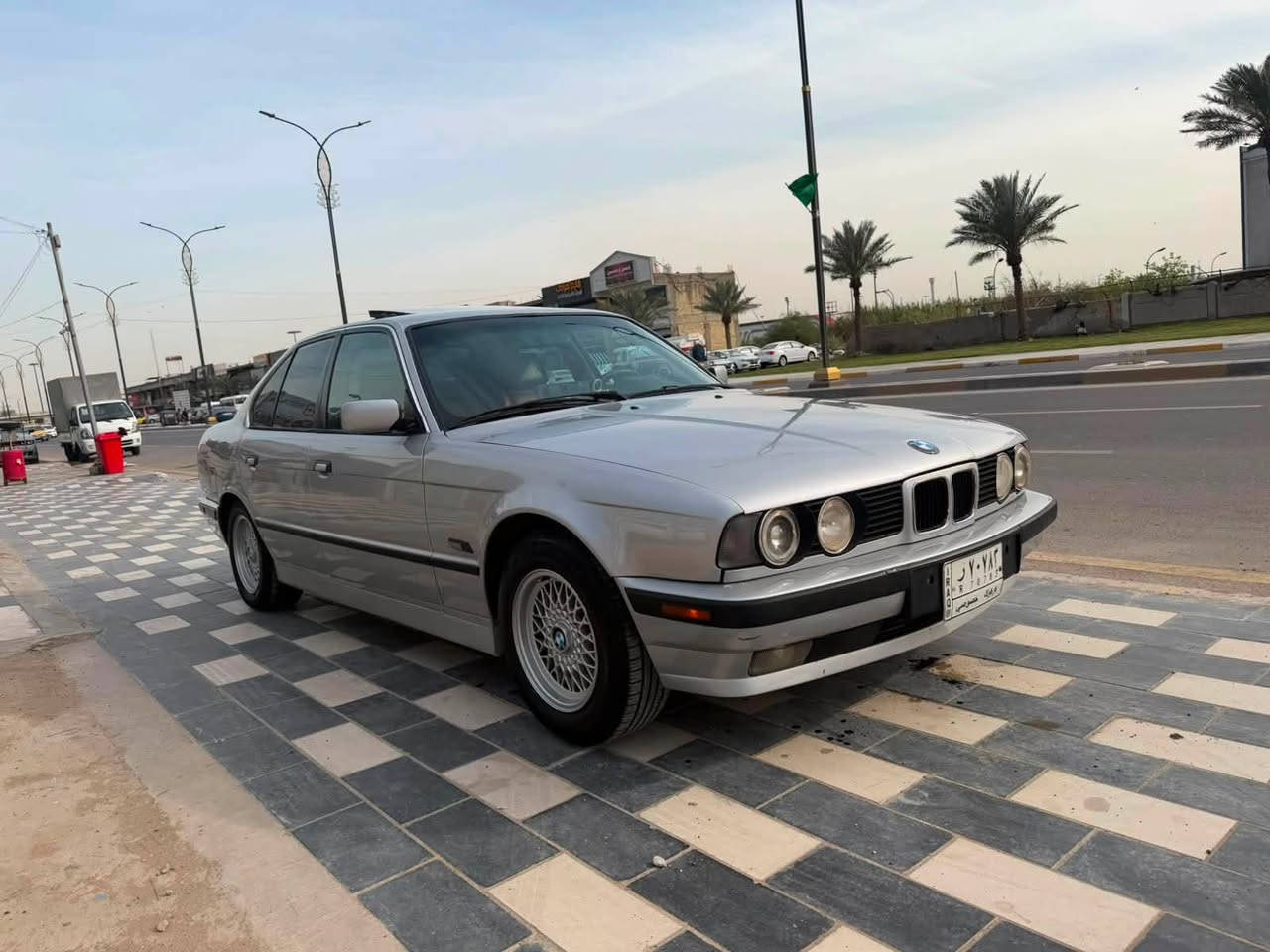 السلام عليكم 
للبيع فقط BMW (525) مسكر وارد ياباني 
موديل 1991 ب اسمي تحويل بكركوك 
صبغ جماليه بدون حادث بدون تعمير داخلي تخم تاير جديد صدر جديد تبريد كير مكينه بلادي زنون عالي ناصي غرفه جديدة صبغة جديدة 4 جام اوتو فتحة رقم كركوك ب اسمي انطيك تراي من اربيل للبصرة سيارة جاهزة من كلشي 
مكان السيارة بغداد - الدورة 
السعر 67$ ورقة 
للاستفسار ***********
