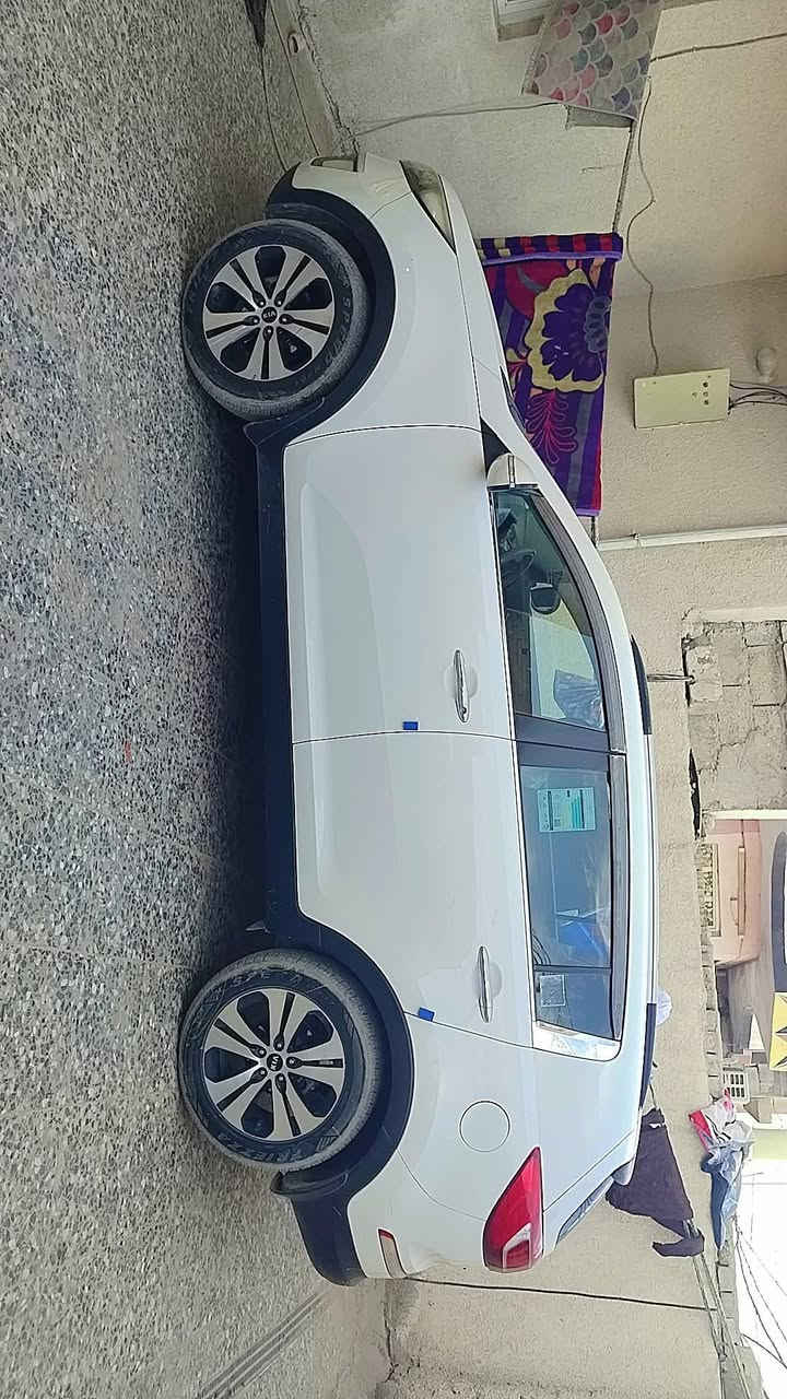 سلام عليكم للبيع سياره سبورتج 2011 وارد خليجي نص فول جاهزه كير ومحرك دوش 2000 مكفولات و تبريد ثلج (السيارة بأسمي بيع ومراوس) *********** / ***********
