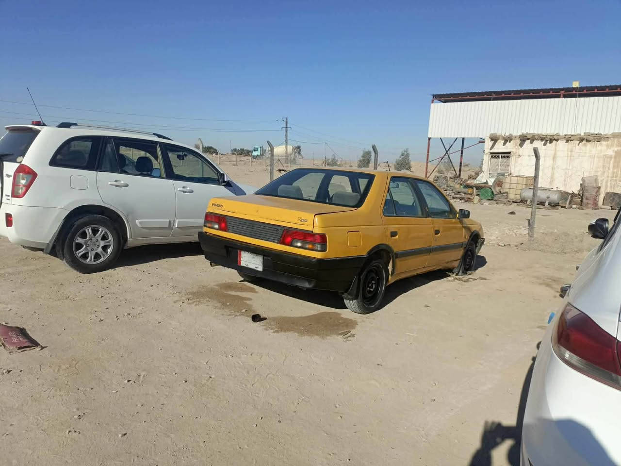 عيوني سيارة بيجو روى مديل 9جديده مكينه وكير نمره الثانيه مرات تفلت غرامات مصفره سنويه نافذه سيارة مسجله بتطبيق بلي وتشتقل يم سايق العنوان كربلاء السعر ١٤ وبيهه مجال***********
