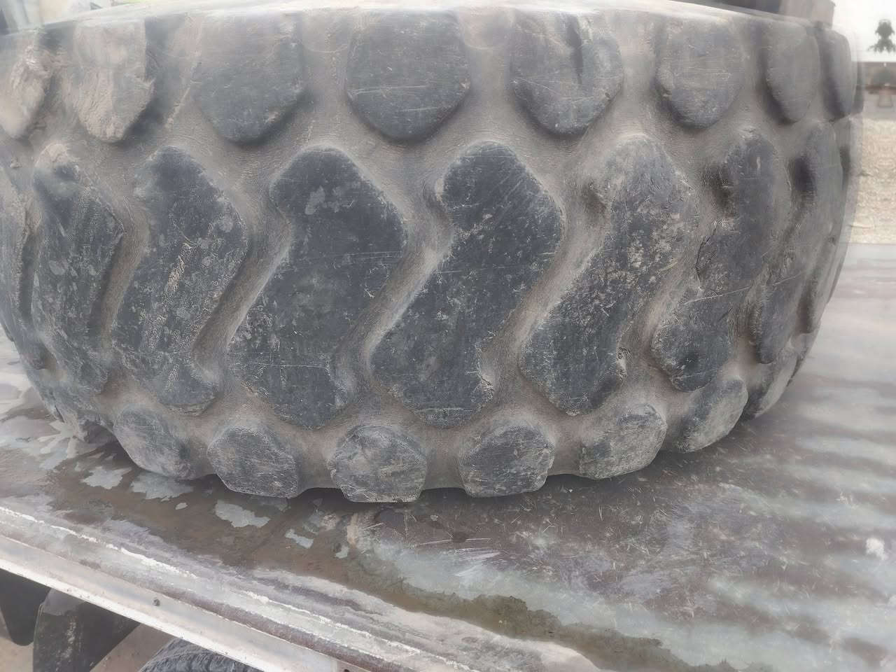 تايرات عدد ٥ حجم ٢٣ للبيع للاستفسار ***********
