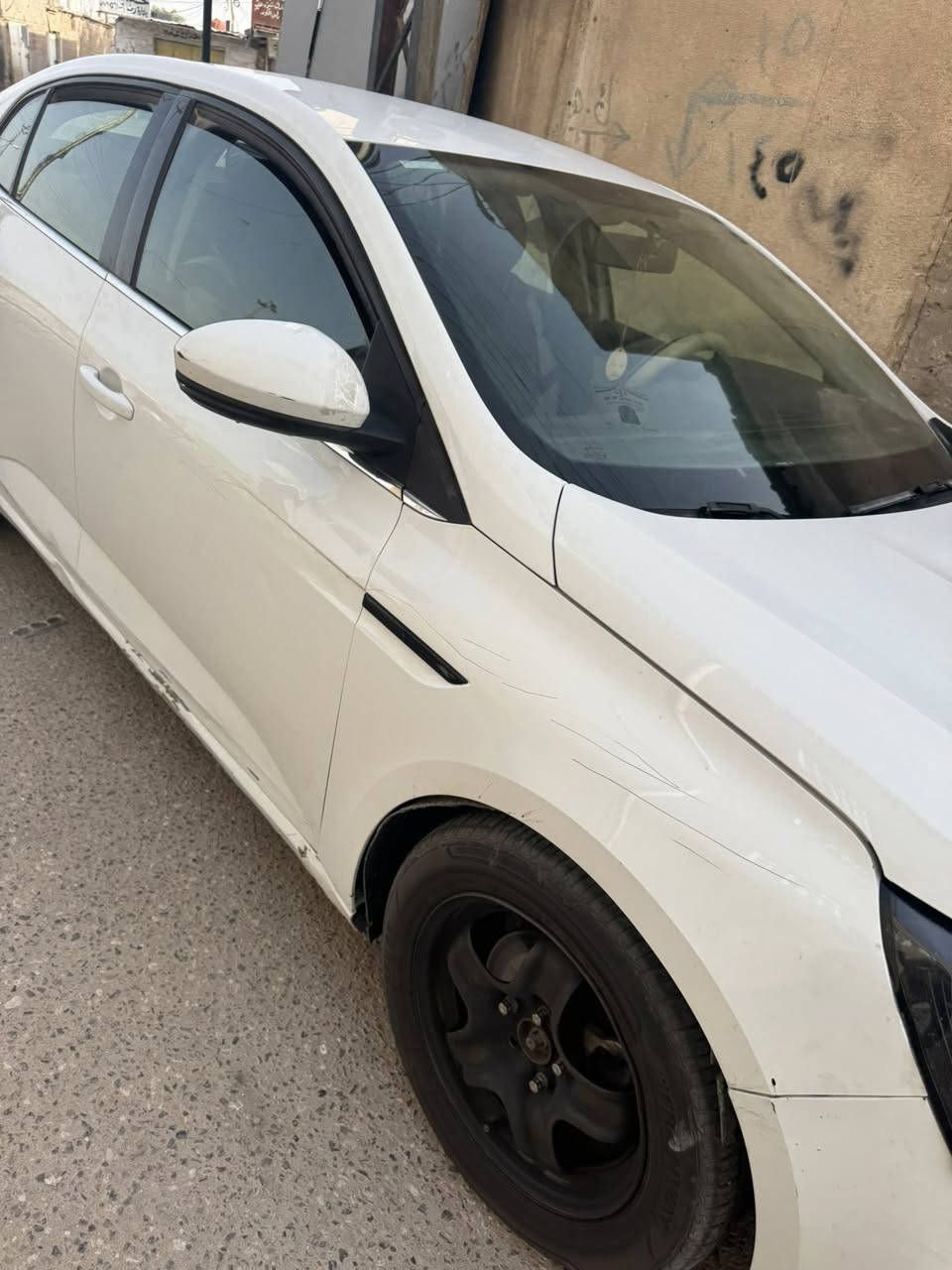 السعر 80 ورقه قفل رينو ميكان 2020 حره باسمي تحويل ثاني يوم بيهه شخوط بصفحة الصدر مثل ما موضح بالصور وبارد بجهة الصندوق وماشيه اكثر من 200 السيارة على ايدي محرك وكير مكفولات هزه جديده ورقمها دولي حاليا
*********** / ***********
