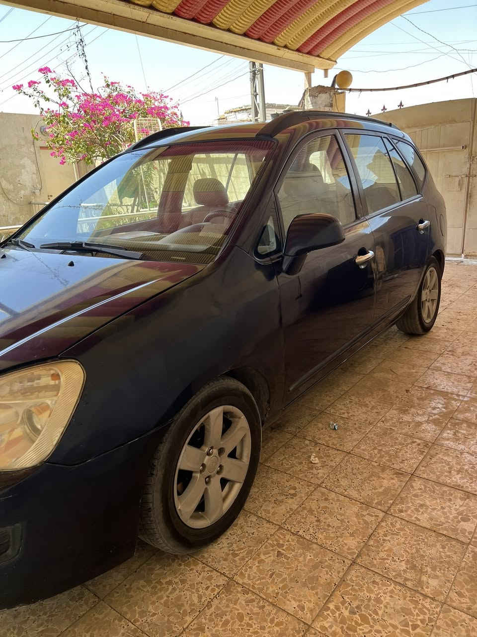 السلام عليكم كيا رندو محرك2700 خمسه راكب محرك جديد رقم مثنى مداور نفس اليوم  سياره موجوده بناصريه  رقم الهاتف ‭0788 961 1067‬ السعر75
