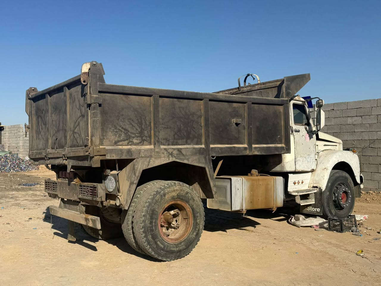 للبيع رقم بغداد مكينه وكير وكسل وشاصي مكفولات بدي جديد ونج جديد العنوان بغداد  ***********
