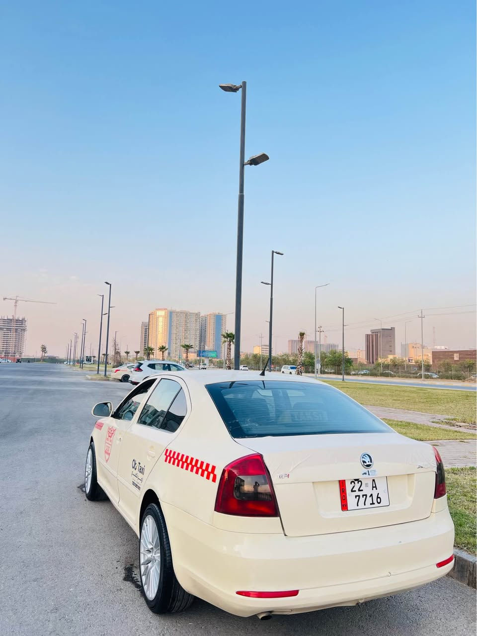 سکۆدە مۆدیل 2010
گێر عادی 
تایە و ویل سفر 
بێ تەقە و رەقە 
غازی تورکی و بەنزین
مالی کاسبی 
کامل لیدی وایفا
ئایپات کامیرە
یەک دینار مەسرفی تێدانیە 
یەک جاملغ پشتی هەیە لەگەل کەمیک ساردی 
پشت و پێش کەپس
نرخی 98 وەرەقە و کەمێک مەجال
*********** أربيل, العراق
