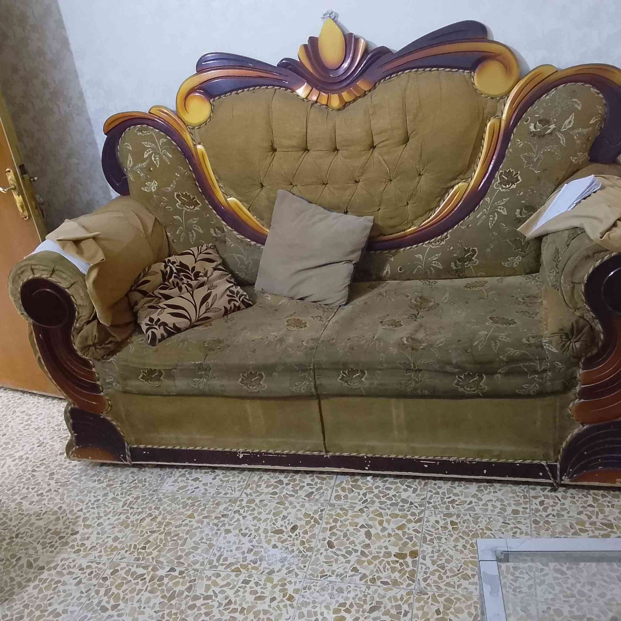 تخم للبيع عشرة مقاعد العنوان بابل ناحية ابي غرق ***********
