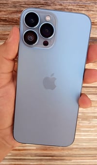 ايفون 13 برو ماكس تلفون مكفول من كلشي بلادي بس نفتح معلين البطاريه ورا...