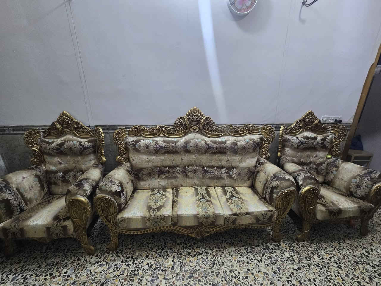 ١٠ مقاعد نضيف كلشي اي اظرار مابيه السعر ٧٠٠ وخمسين .مكان الشعب


**إذا كنت صاحب هذا الإعلان وتريد حذفه لأي سبب، رجاءا أرسل رسالة إلى الدعم الفني**