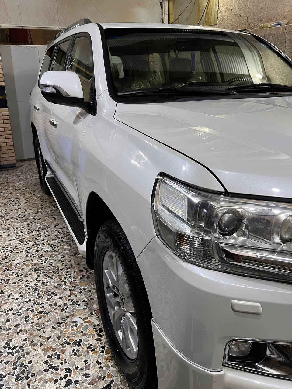 مكفوله صبغ تبديل بيه مكانين بارد والسونار مرفق مع الصور
عدد المسافات :152 KM 
رقم بغداد بأسمي
فتحه
*بصمة 
* كرسي كهرباء 
*كشنات جلد 
*حساس خلفي وامامي 
*محرك 8/4600 
*تحكم ستيرن
* مري شفط 
 * تشغيل عن بعد 
* اشاير ترحيب
* 4كامرات محيطيه  DVD بالقماره
*  علايم ترحيب 
*مرايات قلاب 
* كامرة خلفية 
* طفاية 
*ثلاجة 
* لايت زنون كشافات 
* طخم تاير محرك كير حدادي كفاله 
بيع او مراوس 
السعر465  وبيها مجال بسيط للطيبين 
مكان سياره ميسان 
***********
