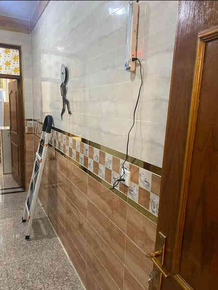 سلام عليكم شقه لليجار مكان كريعات شارع الوقف السني مقابيل موارد المائيه شارع المعارض الشقه جديده كلش طابق ثاني تتكون من ستقبال مطبخ صحيات غرفه نوم بلكونه جبيره الشقه نضيف كلش مرمر حجر كامله الشقه بيهه سحب مولد ويه الايجار اربعه أمبير السعر ٤٠٠  الف كامله اي نقص مابيهه واير سحب واير انترنيت كيزر تانكي ماطور ماء اي نقص مابيهه  كهرباء وياهه كامل لا تسحب مولد ولا ابد هيه جاهزه طابق اول 
 ***********   
‏ ‭0771 908 0722‬ بغداد
