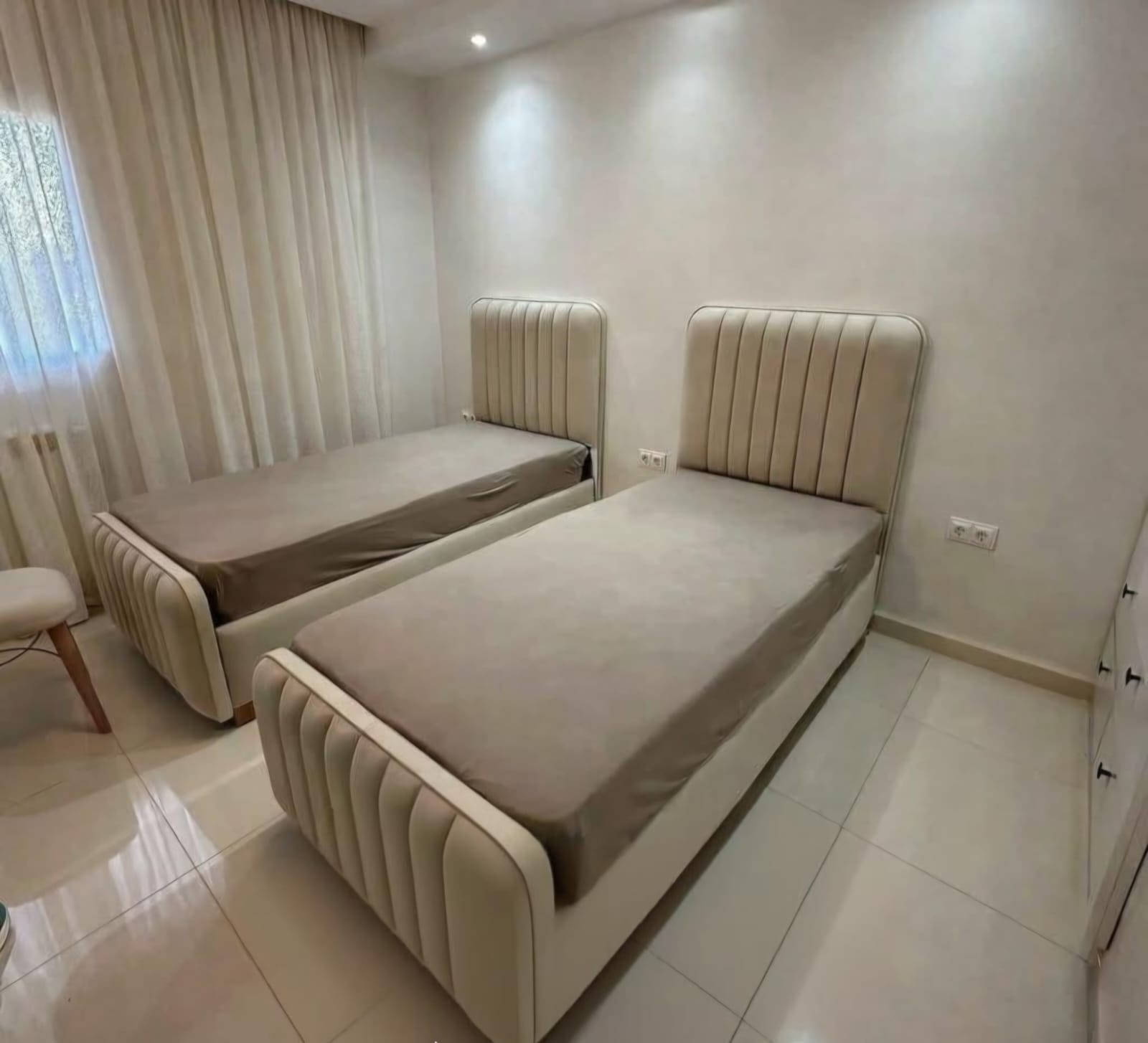 🪵 سرير نفر دوشمه خشب 🪵
متانة تحس بيها من أول لمسة 💪
خشب قوي وثابت يضمنلك نوم مريح وهدوء تام 😌
✔️ تصميم عملي يناسب كل المساحات
✔️ جودة تدوم سنين
✔️ شكل أنيق يضيف لمسة دافئة لغرفتك
اختيار مثالي للي يحب البساطة والقوة بنفس الوقت ✨
للطلب والاستفسار راسلنا خاص 📩


**إذا كنت صاحب هذا الإعلان وتريد حذفه لأي سبب، رجاءا أرسل رسالة إلى الدعم الفني**