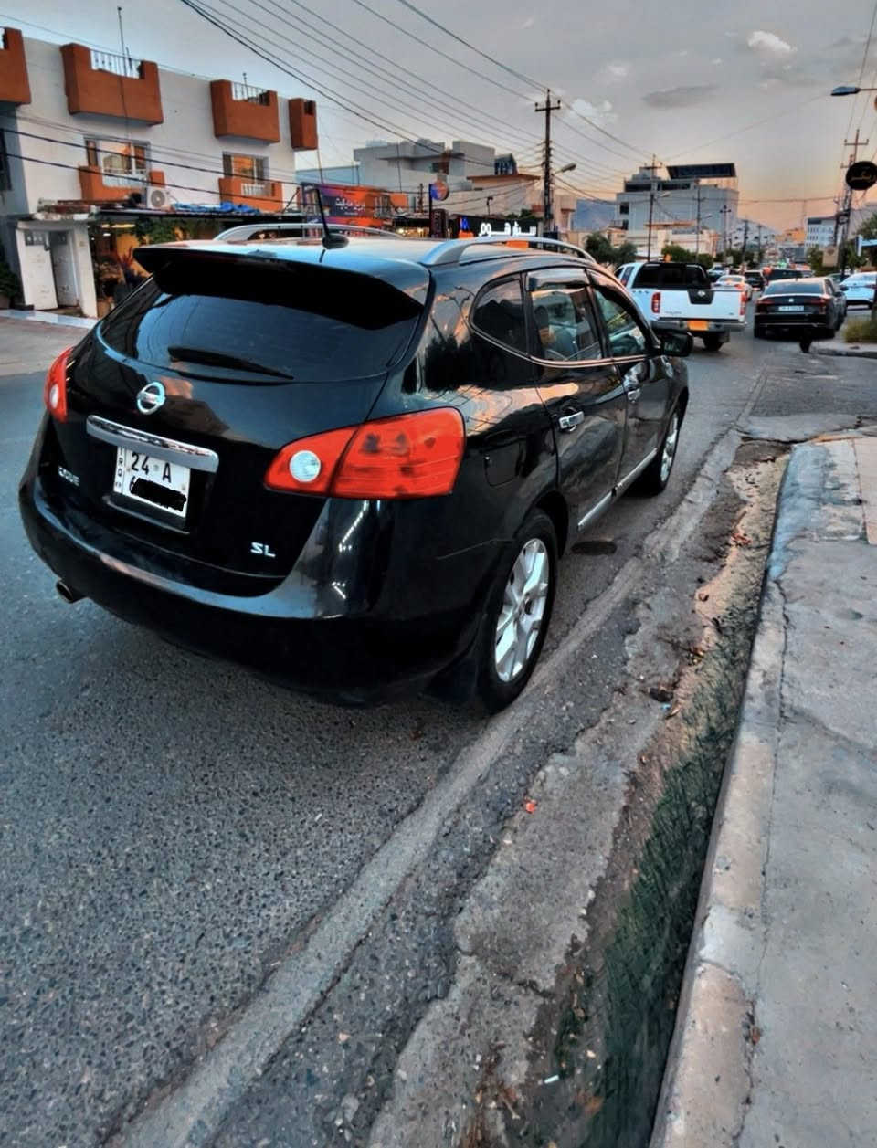 نيسان روج اسود موديل ٢٠١١ كير وتوماتيك
سياره يال دهوكئ بنافئ منه 
 رقم دهوكه رقم جديده
كير وتوكاتيك كيرو محرك د پاقژن
بس جملغ و نيف ده ر كه صبغه بئ داخلي ابد 
سياره سلايته كشن جلد كشن هيتر 
تبريد شغال و  تحكم سترين 
سياره يا پاقژه بئ مصره فه 
تحويل و غرامات ضمانه
رقم 📞 ***********
سياره فقط الجملغ و نصف باب بي صبغ
سياره بسمي مكانه دهوك رقم الجديد
