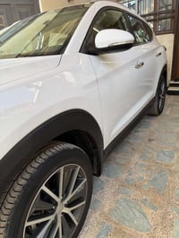 توسان موديل ٢٠١٧ خليجي  رقم بغداد مواصفات الشركه العامه  السعر ١٧٥$ وب...