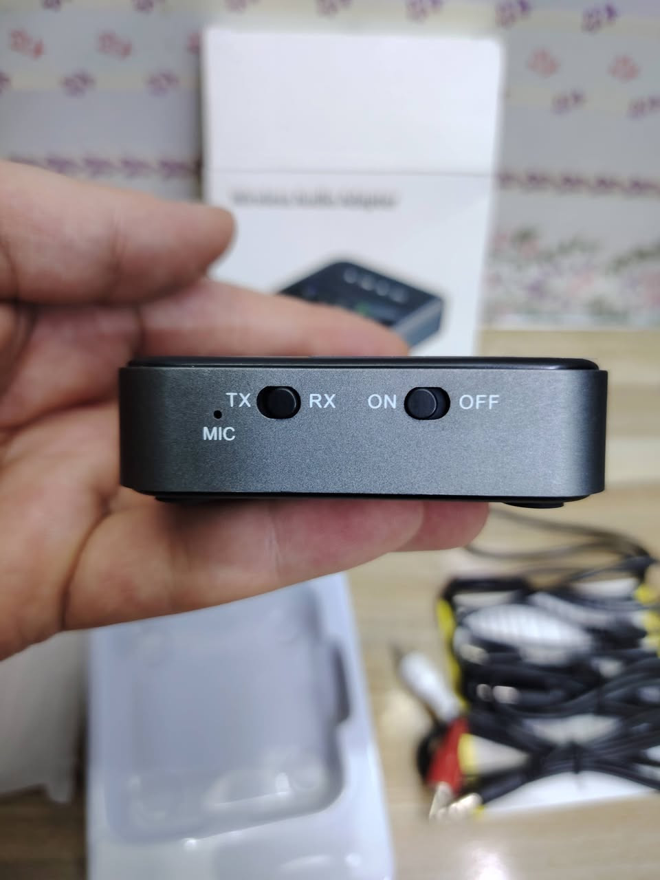 جهاز إرسال واستقبال صوتي بتقنية بلوتوث aptX 5.4 مع مدخل AUX RCA مقاس 3.5 ملم، محول ميكروفون لاسلكي متعدد النقاط عالي الدقة بتقنية aptX-Adaptive AD/HD/LL AAC متوافق مع سماعتي بلوتوث للتلفزيون والصوت موضح بالصور السعر 12 الف للطلب او الاستفسار التواصل عبر رسائل الصفحة متوفر توصيل بغداد ومحافظات 👍 #تابع_الصفحة_يوصلك_كلشي_جديد


**إذا كنت صاحب هذا الإعلان وتريد حذفه لأي سبب، رجاءا أرسل رسالة إلى الدعم الفني**