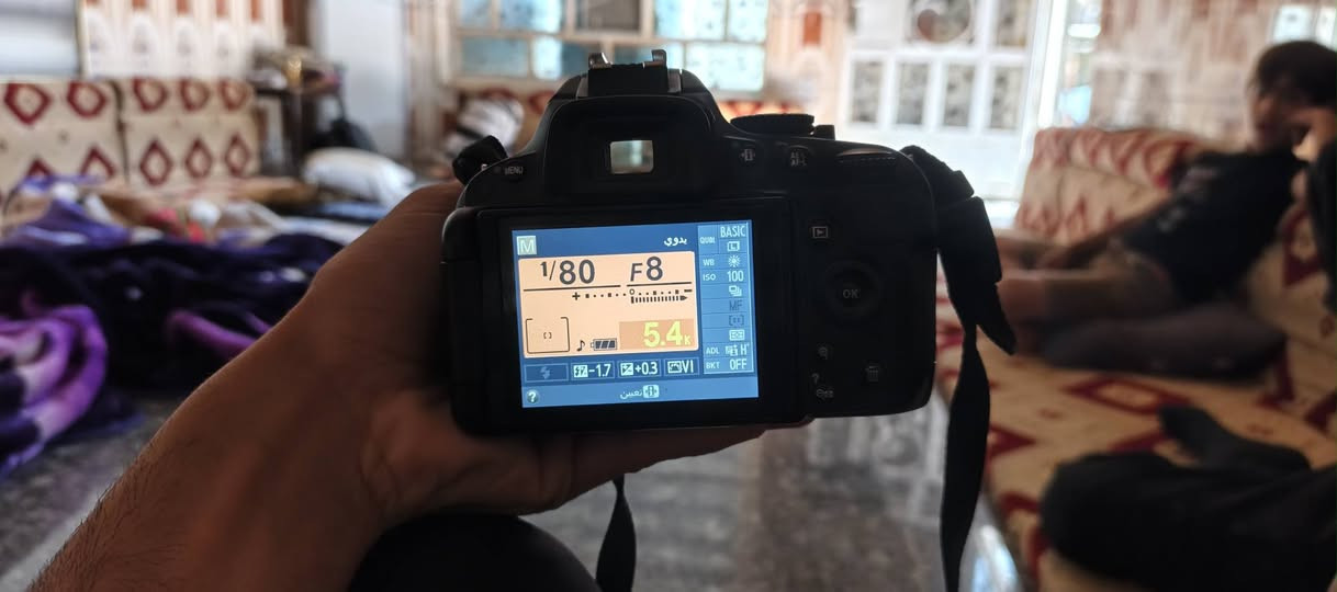 نيكون5100D للبيع  خاص 450 الف وبيها مجال
‏‪***********‬‏
