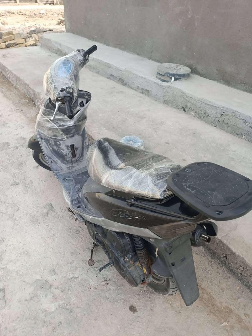 سلام عليكم .
ماكس منغولي صاله 3اشهر طالعه من رمبه مامفتوحه كهربائيات كله شغاله 
دراجه نضيفه تشغيل سلف هندر 
عارضه 700وبيه مجال بسيط 
مكاني ناصريه مركز 
***********
