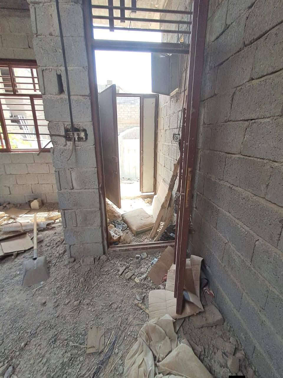 سلام عليكم
هيكل ٥٠ متر للبيع طابق واحد 
بلوك العتبه  صب كونكريت 
حي الامامين شارع البرج للبيع 
للاستفسار ***********

