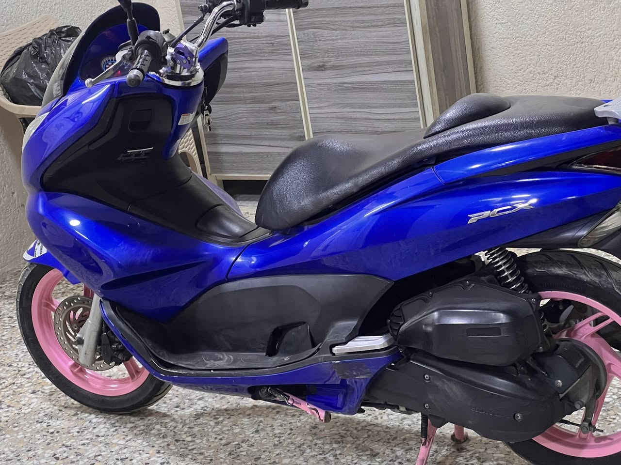 سلام عليكم بي سي اكس جيل اول مكينه 125 مكفوله مكينه شرط برغي ممفتوح من المكينه تريد جيب فيتر وياك السعر 12  بس مجال حك الجيه مكاني بغداد جميله الأولى الاتصال على هذا رقم ***********
