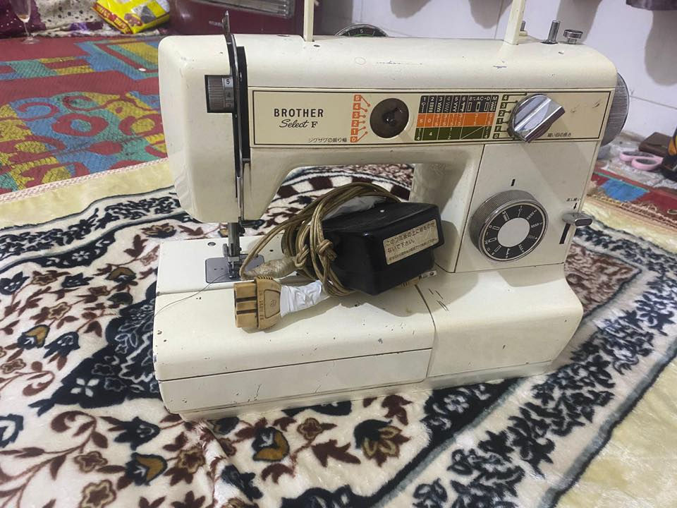 السلام عليكم مكينة برذر تطريز وزكزاك كلة شغال بس متروكة يرادلهة فقط تنظيم
السعر 60 الف مكان حي العدالة ***********
