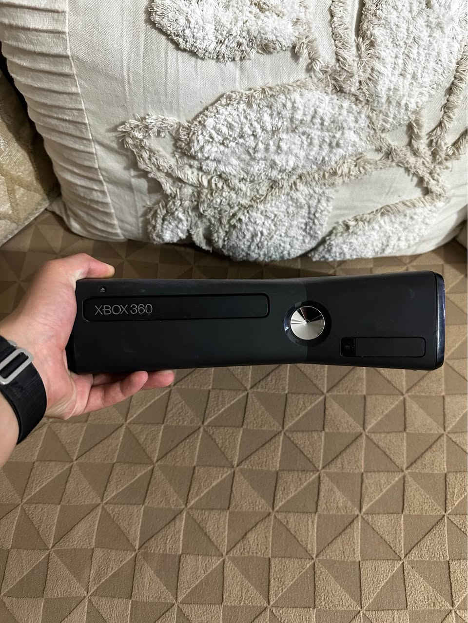 جهاز نظيف ومداخل تصليح هارد 250 GB بي 130 لعبه كلهن قويات وحديثات ويا جوستكات ثنين شغالات وايرلس غراضه كامله شرط مداخل تصليح ومكفول مكاني بغداد حي الجهاد السعر 85 وبي مجال الله شاهد مشتري جديد من 2018 
***********
موجود واتساب بغداد, العراق
