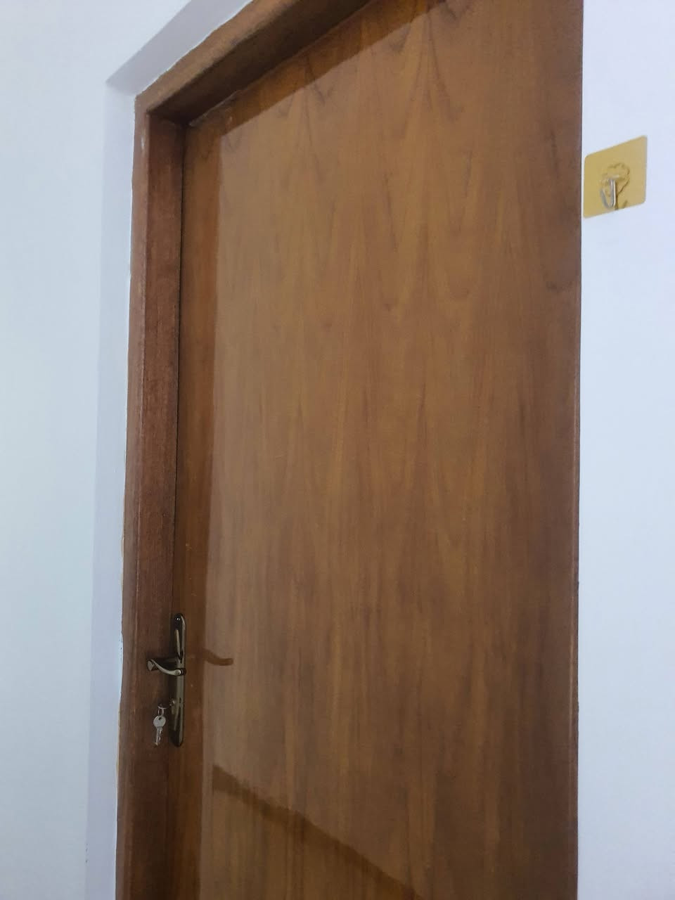 🏡 للبيع — دار سكنية في منطقه نهاوند الثالثه قرب البطاقة الوطنية ظهر مدرسه 
📍 الموقع: نهاوند الثالثه قرب البطاقة الوطنية على شارع ١٥
📐 المساحة:100 متر
🏠 مواصفات الدار: ✅ بناء جديد ✅ مكوّن من 3 طوابق ✅ يحتوي على 4 غرف ✅ تصميم حديث وجاهز للسكن

💰 السعر المطلوب: 175 مليون مع الاسكان 
الاستفسار ***********
