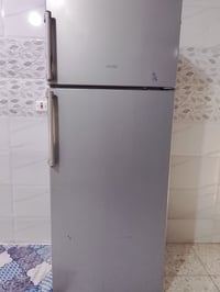 للبيع السعر 200 ألف 07704565076