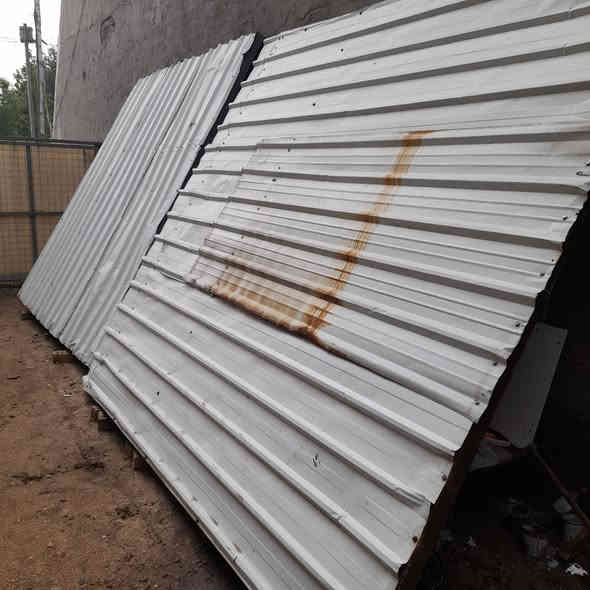 قمريه للبيع عدد ٢ قياس كل وحده ٣ متر في ٣ متر مع بواري عدد ٦ طول ٣ متر سعرهن ١٧٥ الف بغداد حي الجامعه ***********
