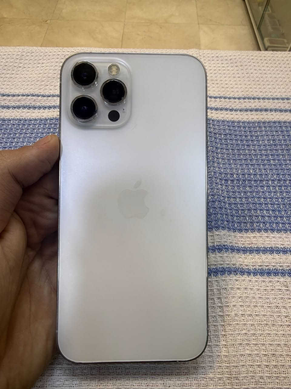 Iphone 12 Pro Max 256
ايفون 12 برو ماكس ذاكرة 256 لون الابيض
ماستر شرق اوسط
بلادي اخو الجديد
نطافة شاشة 100%
بطارية عالية 86% الاصلية
مكاني زيونة شارع الربيعي

***********
