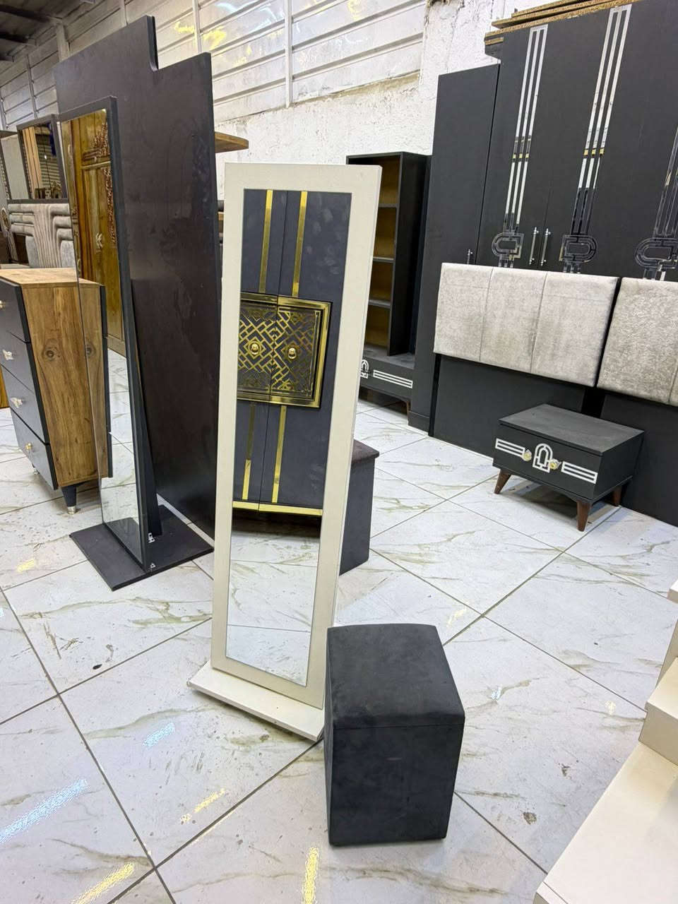 غرفه تركيه للبيع 7قطع سعر مناسب الاستفسار واتساب فقط ***********
