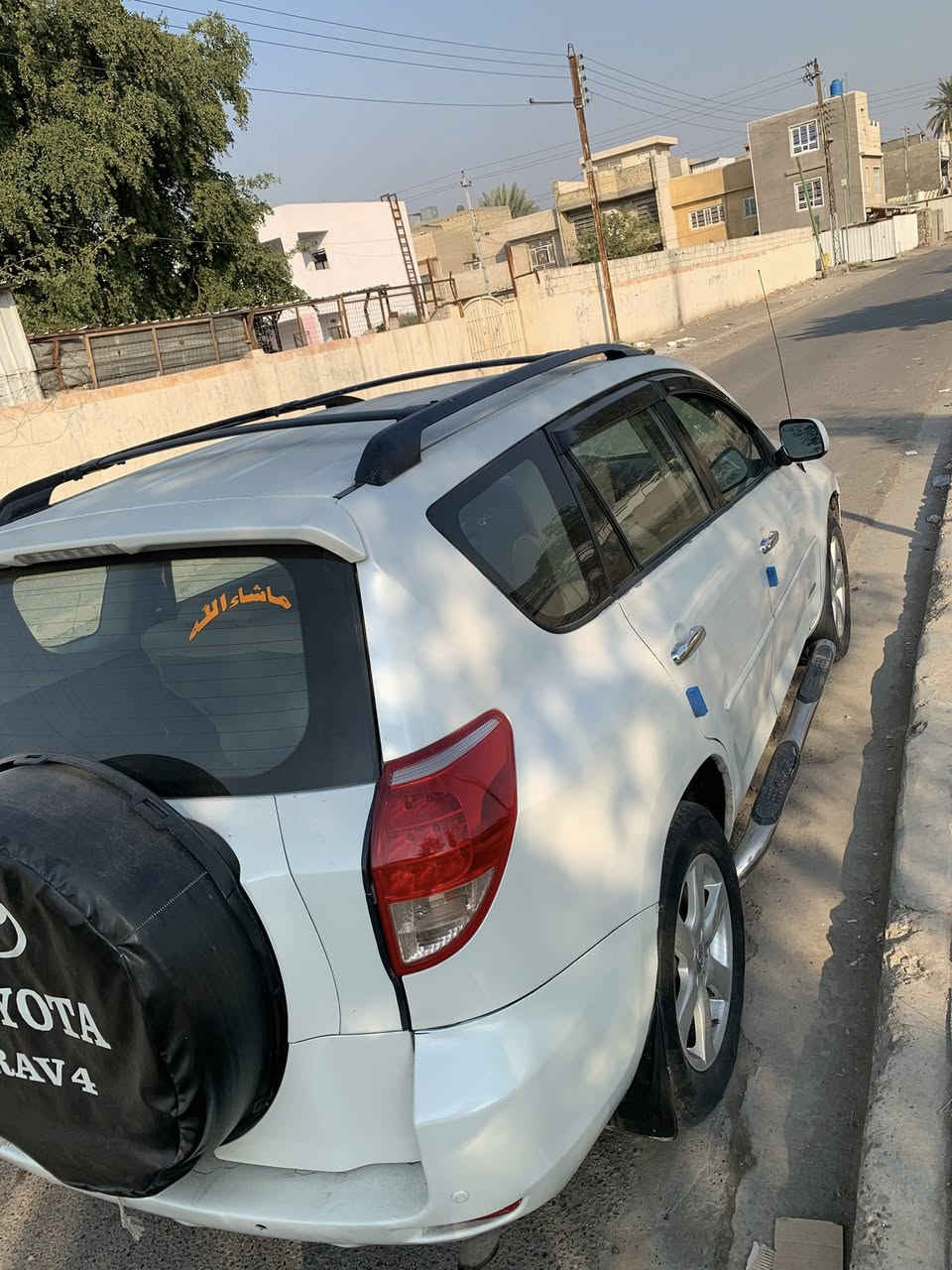 السلام عليكم 
للبيع راف فور 2008 امريكي حادثها جاملغ وبنيد بدون دواخل بيها اماكن صبغ بدون حادث ماشيه150 مكينه 6 سلندر السياره جاهزه مابيه كل نقص كير مكينه تبريد حداده مكفول رقم بغداد دولي باسمي 
السعر 95 وبيها مجال
***********
