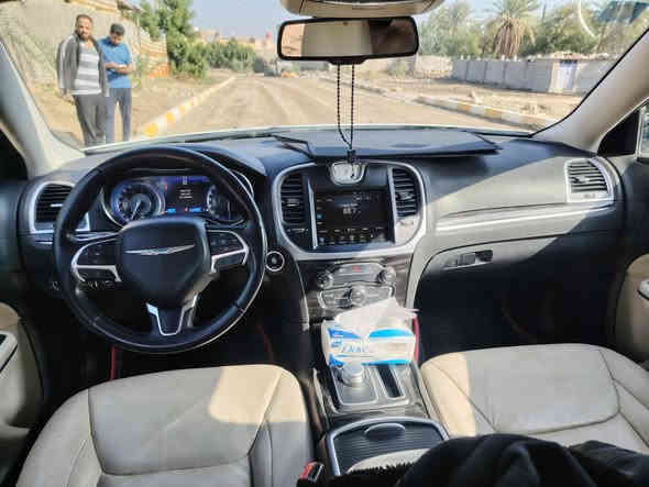 السلام عليكم أوباما للبيع او مراوس رقم بغداد بسمي مكفوله كفاله عامه اصل 15مرمز 23 السياره شما تتوقع جديده شاشه كامره ويل كب تحكم ستيرن جهتين دواخل عسلي والله مامشتغله خط ابد على ايدي من امريكا للبيت سعر السياره 190وبيها مجال والقرآن سعر مضروبه  الله يوفق الياخذها مكان السياره ناصريه سوق الشيوخ *********** اتصل وبيك خير ودلل
