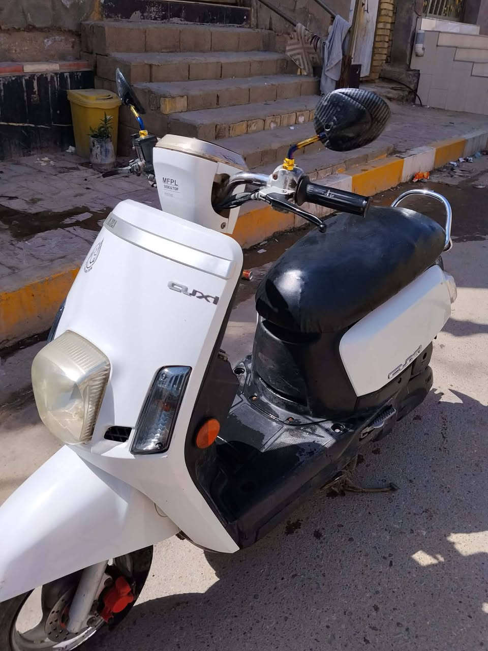 بوليسي 2011
مسطرة نوزل مبدل بستم وكفرات اصليه 650 
سوق الشيوخ


**إذا كنت صاحب هذا الإعلان وتريد حذفه لأي سبب، رجاءا أرسل رسالة إلى الدعم الفني**