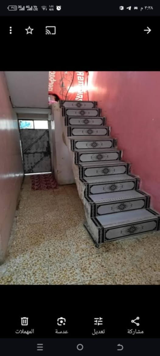 السلام عليكم دار للبيع العنوان جسر ديالى شبكة أبو إسماعيل خلف افران سنبلة خدمات مي و كهرباء و شارع تبليط المساحة 250 متر واجهة 10 و نزال 25 التفاصيل مثل ما موضح بالصورة السعر 87 مليون و بيه مجال للاستفسار الاتصال على الرقم التالي ***********
