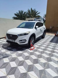 ورحمه الله وبركاته للبيع توسان موديل 17 ماشية 160 رقم بابل بأسمي .   ل...