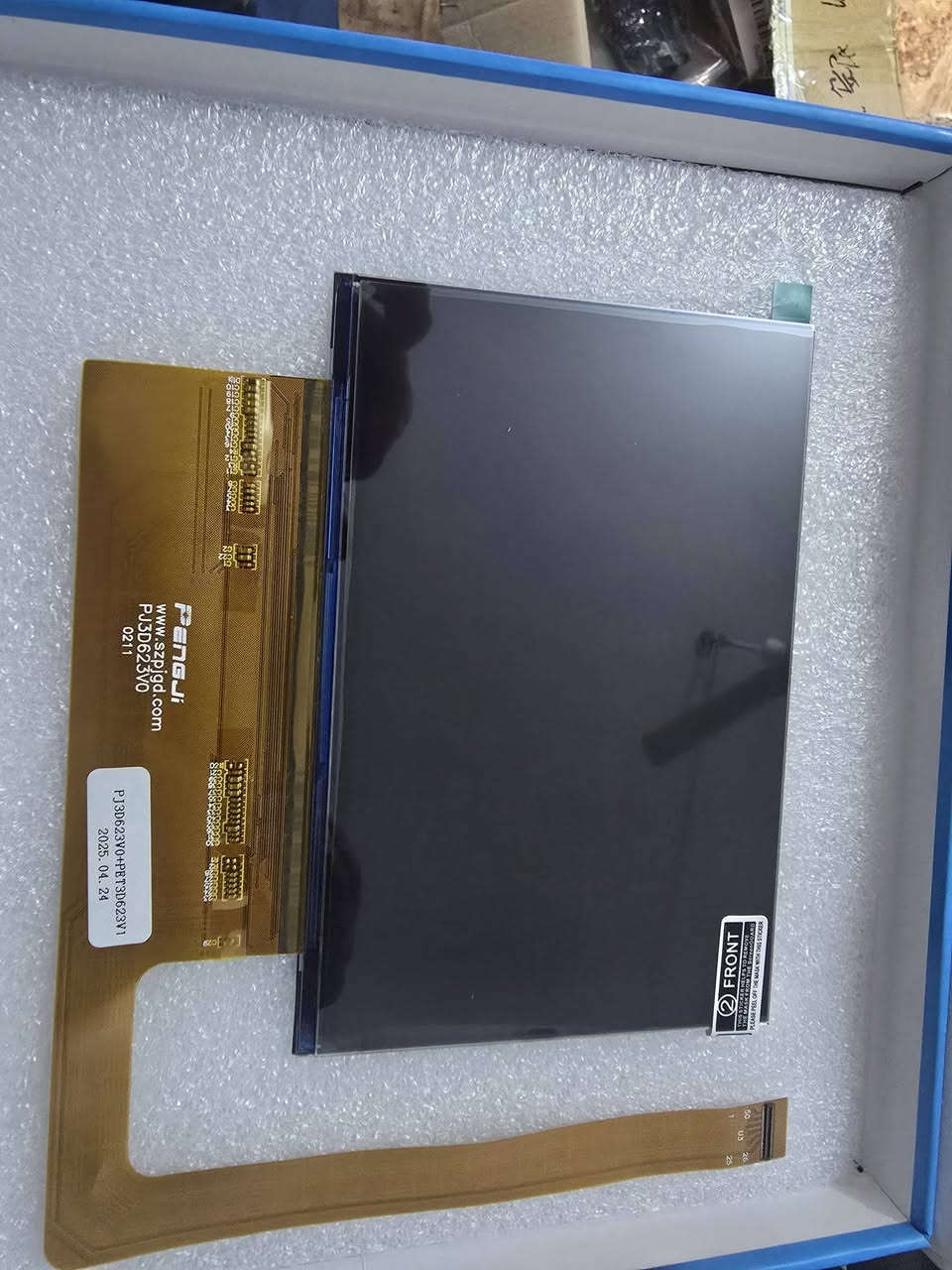 بديلة لطابعة ثلاثية الأبعاد، وتحديداً لطراز Anycubic Photon Mono 4K.
المواصفات الفنية للشاشة:
النوع: شاشة LCD أحادية اللون (Monochrome LCD).
الحجم: 6.23 بوصة.
الدقة: 4K بدقة عرض 3840 × 2400 بكسل.
التوافق: مصممة خصيصاً لسلسلة طابعات الراتنج Anycubic Photon Mono 4K.
المميزات: تتميز بنفاذية ضوء عالية (حوالي 7%) ودقة بكسل دقيقة (35 ميكرومتر) مما يساعد في الحصول على مطبوعات ثلاثية الأبعاد عالية التفاصيل. 
معلومات إضافية:
الشركة المصنعة للشاشة  Pengji (szpjgd.com)، ورقم الموديل الظاهر هو PJ3D623V0.
الاستخدام: تُستخدم كقطعة غيار لإصلاح الطابعات التي تعاني من مشاكل في العرض، أو البكسلات الميتة، أو الشاشات المتصدعة.
الشاشه جديده غير مستخدمه 

السعر مع التوصيل ٧٥ الف


**إذا كنت صاحب هذا الإعلان وتريد حذفه لأي سبب، رجاءا أرسل رسالة إلى الدعم الفني**