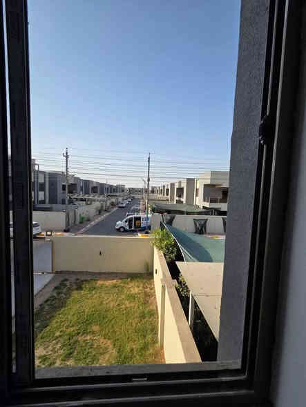 يتوفر دار للبيع بمجمع نجمة بغداد على طريق العامرية ابوغريب القديم مجاور كلية الزراعة مساحة ٢٥٠ م ١٠ واجهه ونزال ٢٥ سند بأسمي على طابو ابوغريب 
صاله و ٣ غرف نوم وحولي ومطبخ و٣ حمامات وصحيات
البيت جاهز وبمواصفات خاصه 
المرمر والسيراميك لكل البيت خاص اني طلبته على حسابي 
تشطيب الصحيات والمطبخ وتأسيس الماء خاص على حسابي اشتغلته وعملت اضافات بتأسيس الماء والكهرباء 
البيت حاليا فارغ وجاهز للسكن 
للأستفسار واتساب ***********
