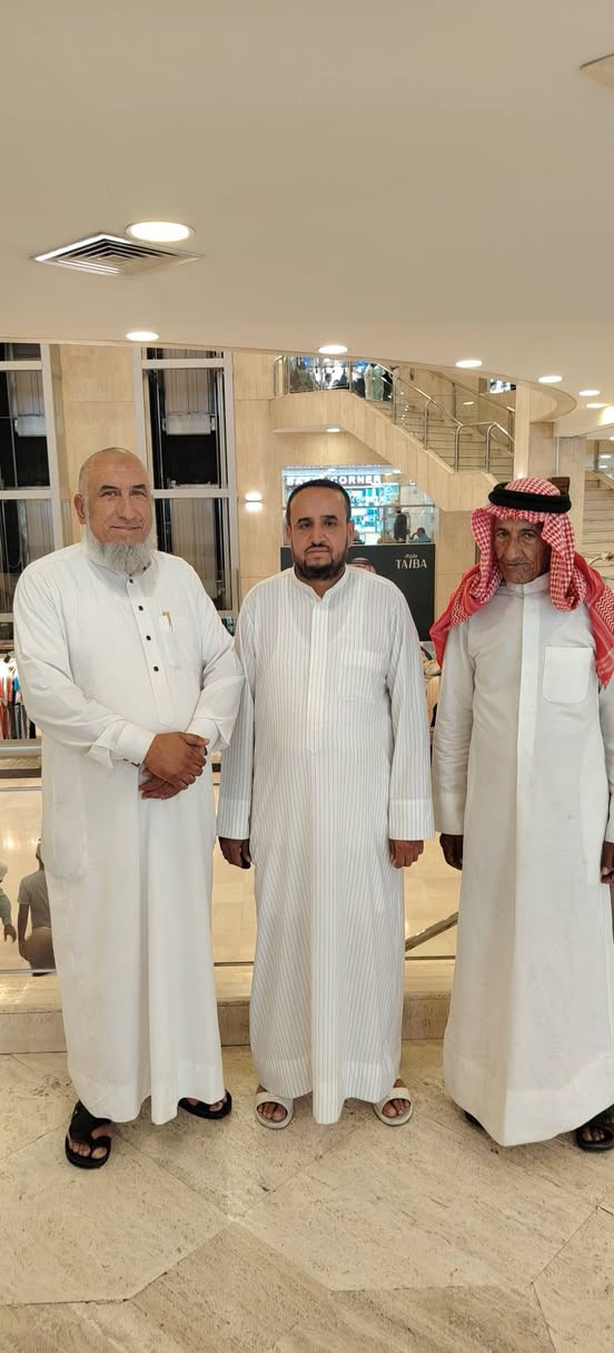 🌹 بسم الله الرحمن الرحيم 🌹
بحمد الله تعالى وفضله، وصل الباص الأول من معتمري مكتب المدينة المنورة، بإدارة الحاج أبو ثامر الصعصيع، عائدين إلى أرض الوطن سالمين غانمين بعد أداء مناسك العمرة وزيارة الأماكن المقدسة.
نسأل الله تعالى أن يتقبل منهم صالح الأعمال والطاعات، وأن يجعل عمرتهم عمرةً مقبولة وسعيهم مشكوراً وذنبهم مغفوراً، وأن يرزق الجميع زيارة بيته الحرام ومسجد نبيه الكريم.
أهلاً وسهلاً بعودتكم، والحمد لله على السلامة.
مكتب المدينة المنورة للعمرة إدارة الحاج أبو ثامر الصعصيع.. 
مستمرين باستلام الجوازات.. 
سيكون السفر بداية الشهر السابع.. 
عند اكتمال الباص.. 
للحجز والاستفسار.. 
***********/ابوثامرالصعصيع
***********/احمدالحسون
