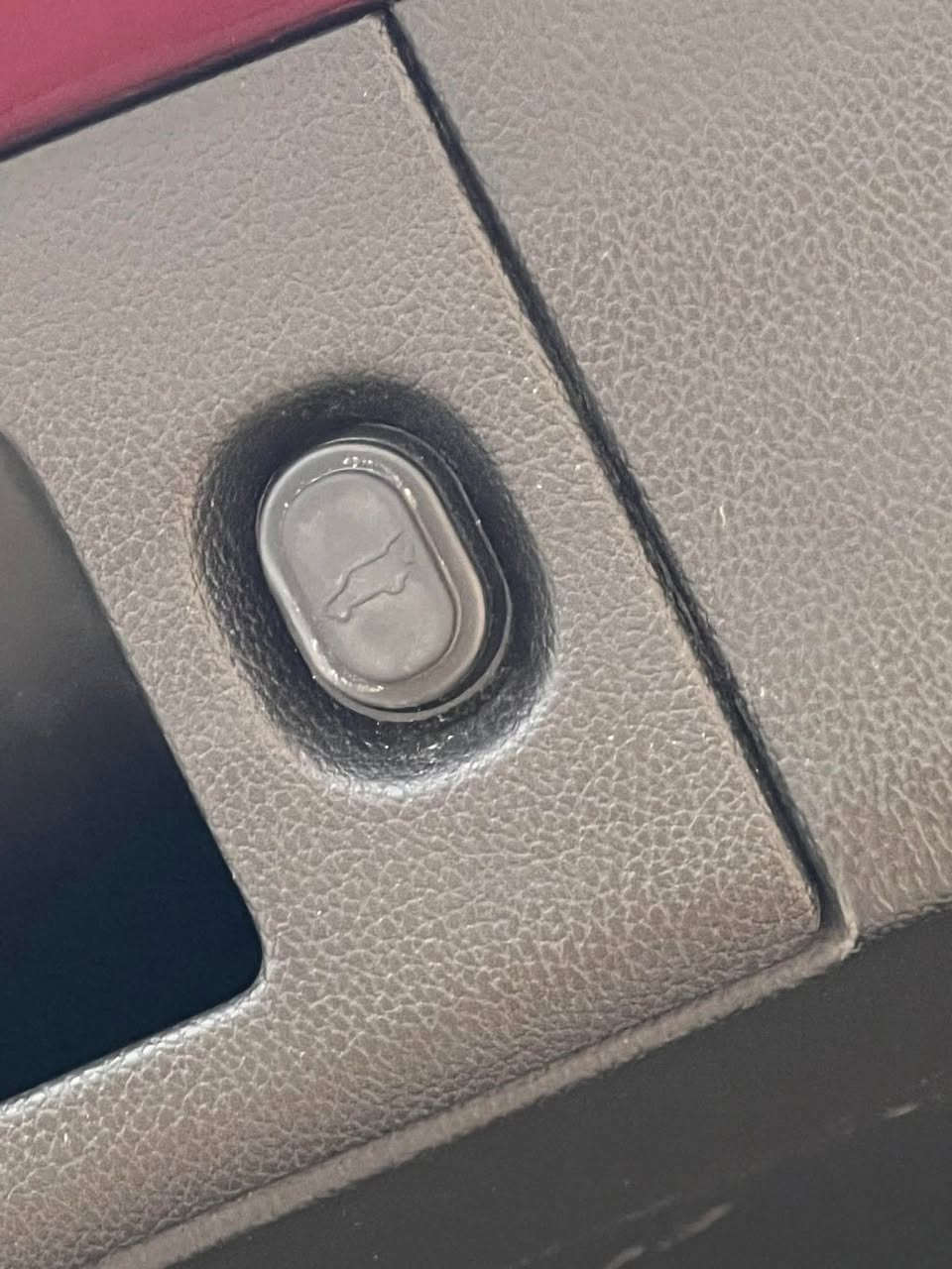 السلام عليكم جمسي يوكن للبيع

الموديل:2017

الفئة:SLT

الموصفات:

لايت زنون 

نقطة عمياء 

تحديد مسار 

كشنات جلد 

خزن ميموري

كشنات كهرباء امامي خلفي 

كامرة خلفيه 

حساسات امامية وخلفية

محرك 8 سلندر 5.3L

كشنات تبريد وتدفئة 

دفع رباعي 4x4

مانع انزلاق 

صندوق كهرباء 

شاشه جبيرة 

ويل20

تبريد 3قطع 

بصمة 4ابواب

تدفئه ستيرن 

دواسات البانزين كهرباء تقدم وترجع 

رقم سليمانيه 

حادثهة نفس ما موضح بلصورة بامريكا فقط هذا الحادث 

السيارة استخدام شخصي 

للاستفسار ***********
