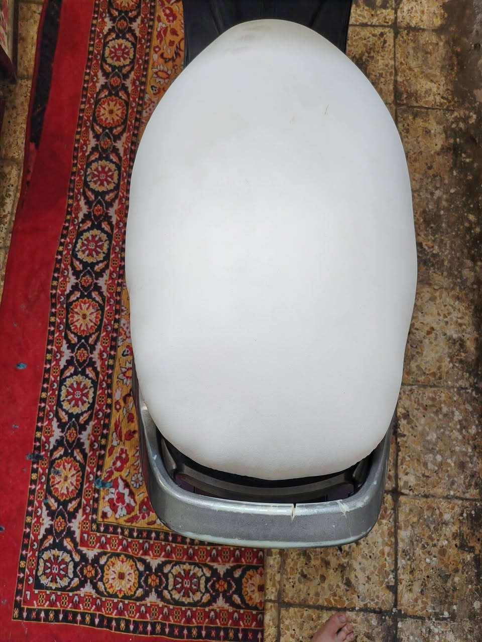 السلام عليكم دراجه فراشه للبيع او مراوس حسب القناعه دراجه جاهزه ونظيفه وشرط محرك جديد لادخان ولاصوت ناعم كلش وكهربائيات كلها شغاله سلف وهندر دبلات
الدراجه معمرها من الصفر وكلش جديده سعرها 380 وبيها مجال للشراي مكاني بالحله بالثورة ***********
