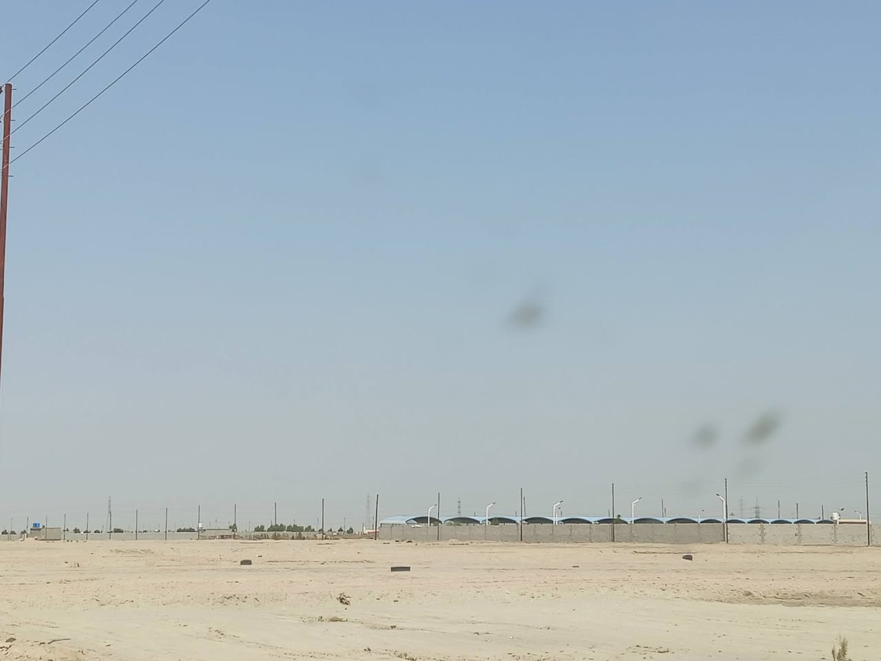 200متر حي الجوادين نزله ثانيه خلف المتجع كلش كل خدمات متوفره ماي و كهرباء شارع سبيس سعرها مناسب كلش لان عندي ضرف لاستفسار ***********واتساب
