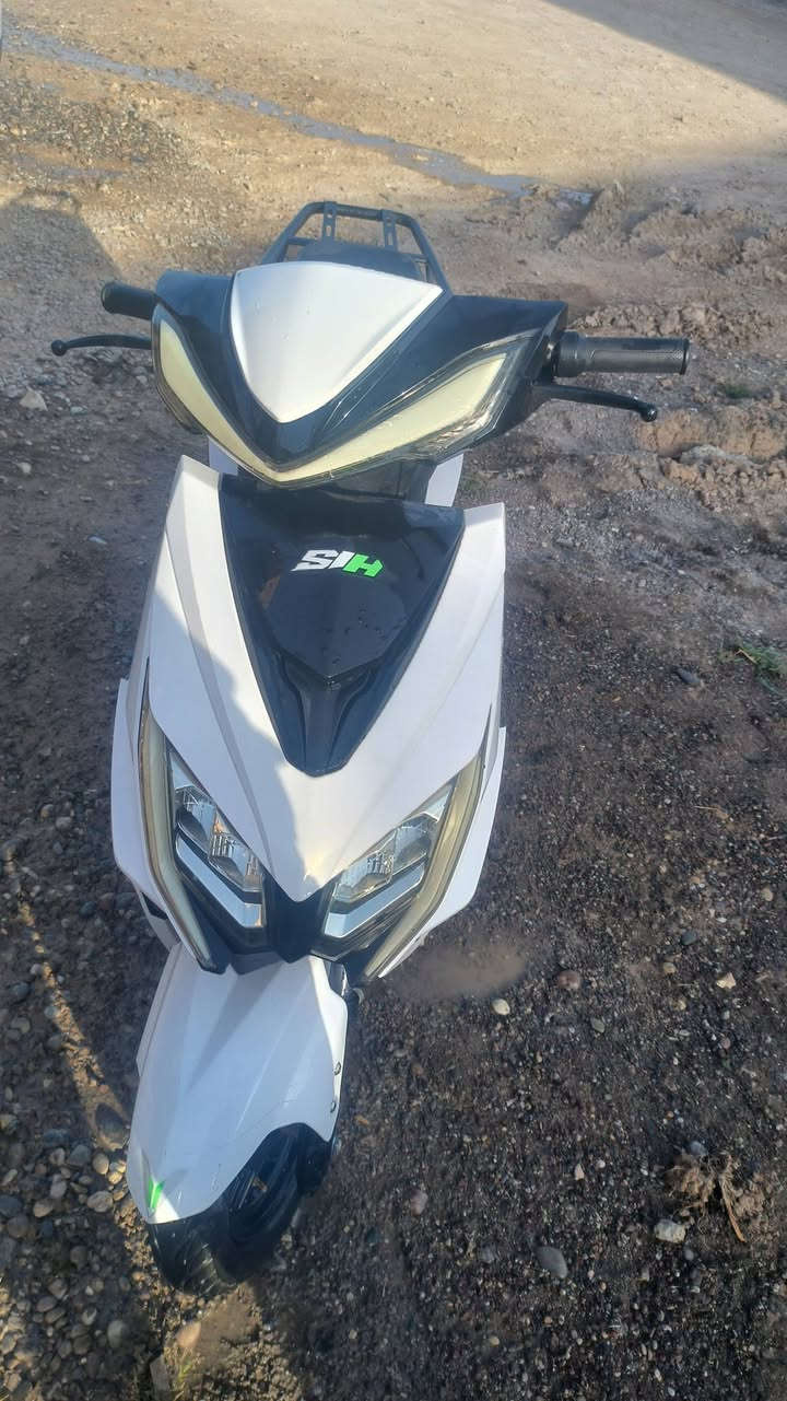 للبيع ماطور شحن نوعيه
سكنس  ملف 2000
6بطاريات السعر 850بي مجال الشراي الشراي يجي خاص او الاتصال على الرقم***********

