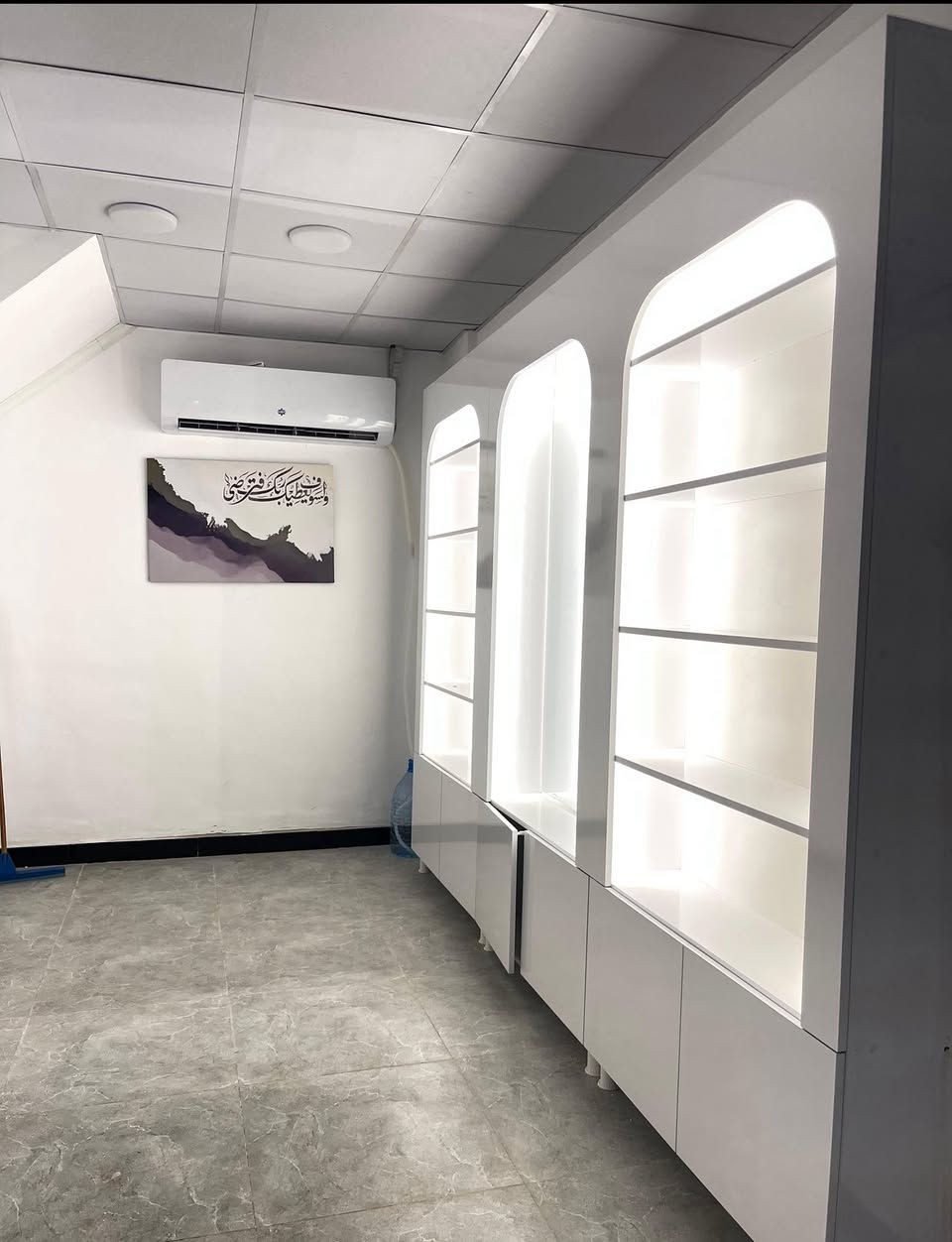 رفوف للبيع درجه اوله ٧ فاترينات لدات بيهن كلهن بيهن خزانا للغراض جدد سعرمليونين وبيهن مجال 
البصره ***********
