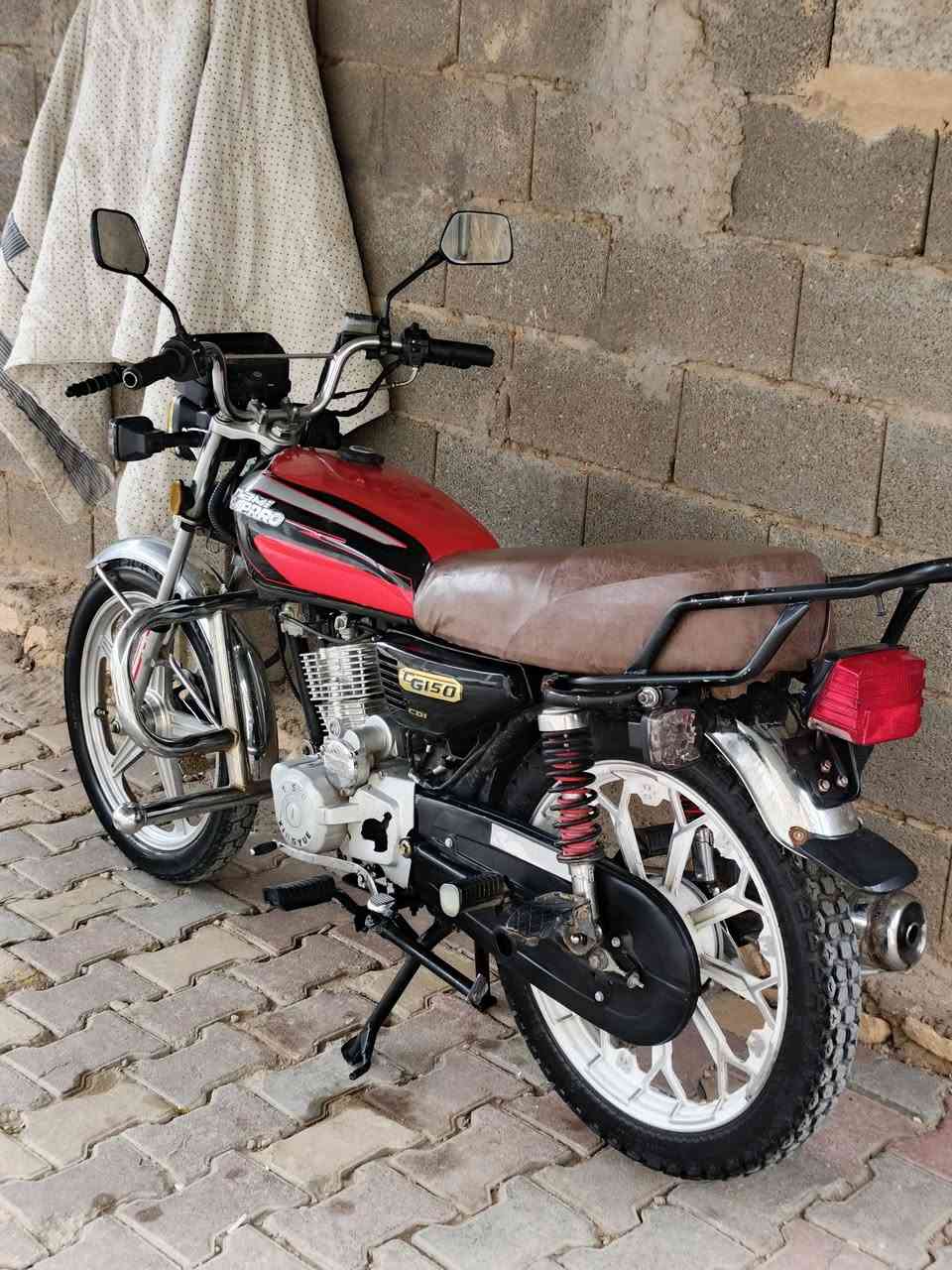 اللهُم صلِ وَسَلِم عَلى نبِيِّنَا مُحَمَـد ﷺ
بسم الله الرحمن الرحيم . السلام عليكم للبيع 2020 نضيف محرك وكير شرط كهربائيات شغاله ماطور ماشاءالله جاهز زوج تواير جدد  السعر 
525 وبي مجال حگ جيه ***********
