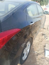 عنتره 2012 بيها صبغ السعر 90 وبيها مجال.   0783 710 7088