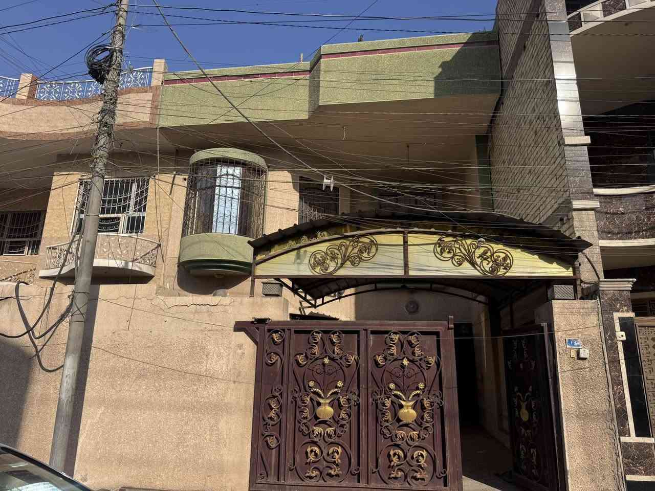 السلام عليكم
عقار للبيع  حي الجهاد مربع الاالوية يبعد عن الشارع التجاري 80 متر 
مساحه 150
مدخلين 
نزال 20
واجهة 7.50
3 غرم نوم 
صاله كبيره 
مطبخ 
حمامات3
كراج 
مخرن 
يحتوي على مطبخ كامل مع سبالت عدد ٣ 
بناء 2005
البيت باسمي  تحويل مباشر 
وحالياً فارغ جاهز للسكن 
للاستفار ***********
